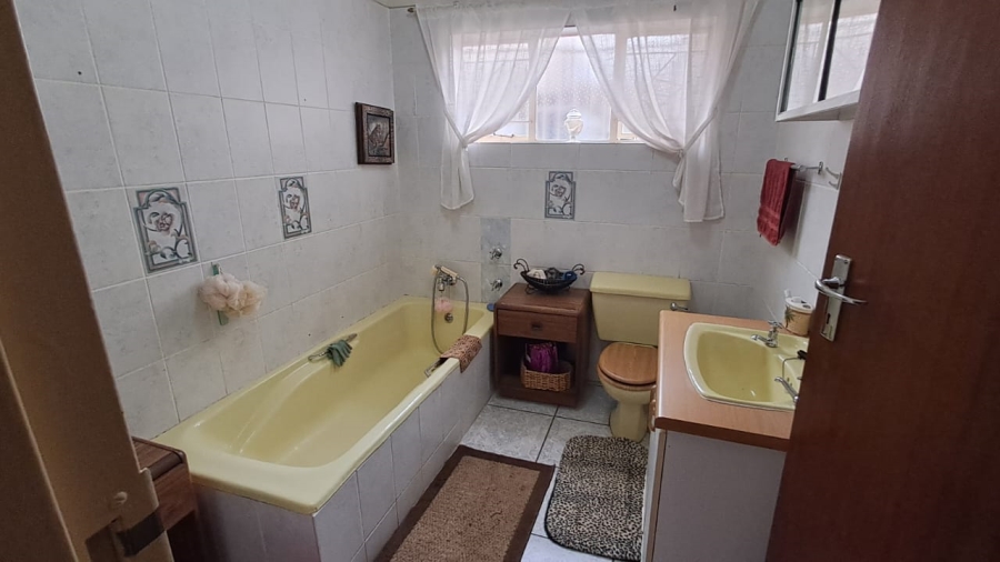 4 Bedroom Property for Sale in Parys Free State